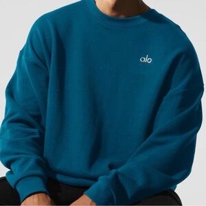 ALO Yoga Men's Teal Crewneck Sweater